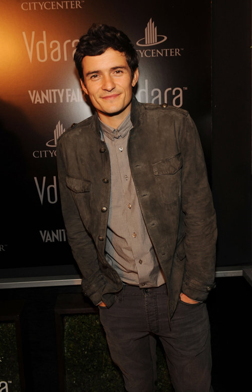 Orlando Bloom se desnuda en medio de un restaurante