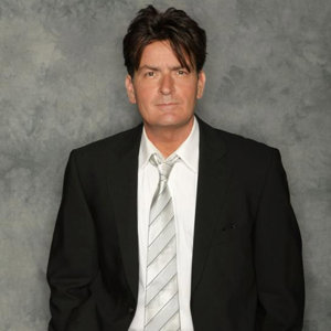 Charlie Sheen culpa al alcohol de su intento de agresión