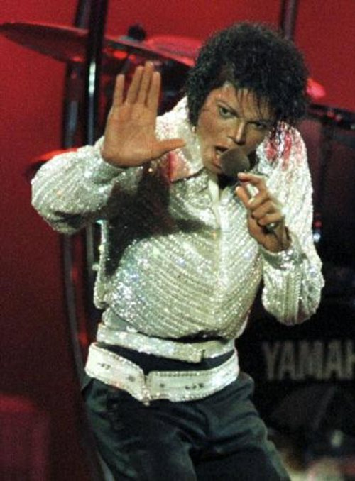 Michael Jackson vende su legado musical por 200 millones