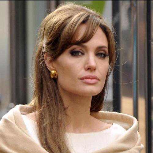 Angelina Jolie se ha operado la nariz