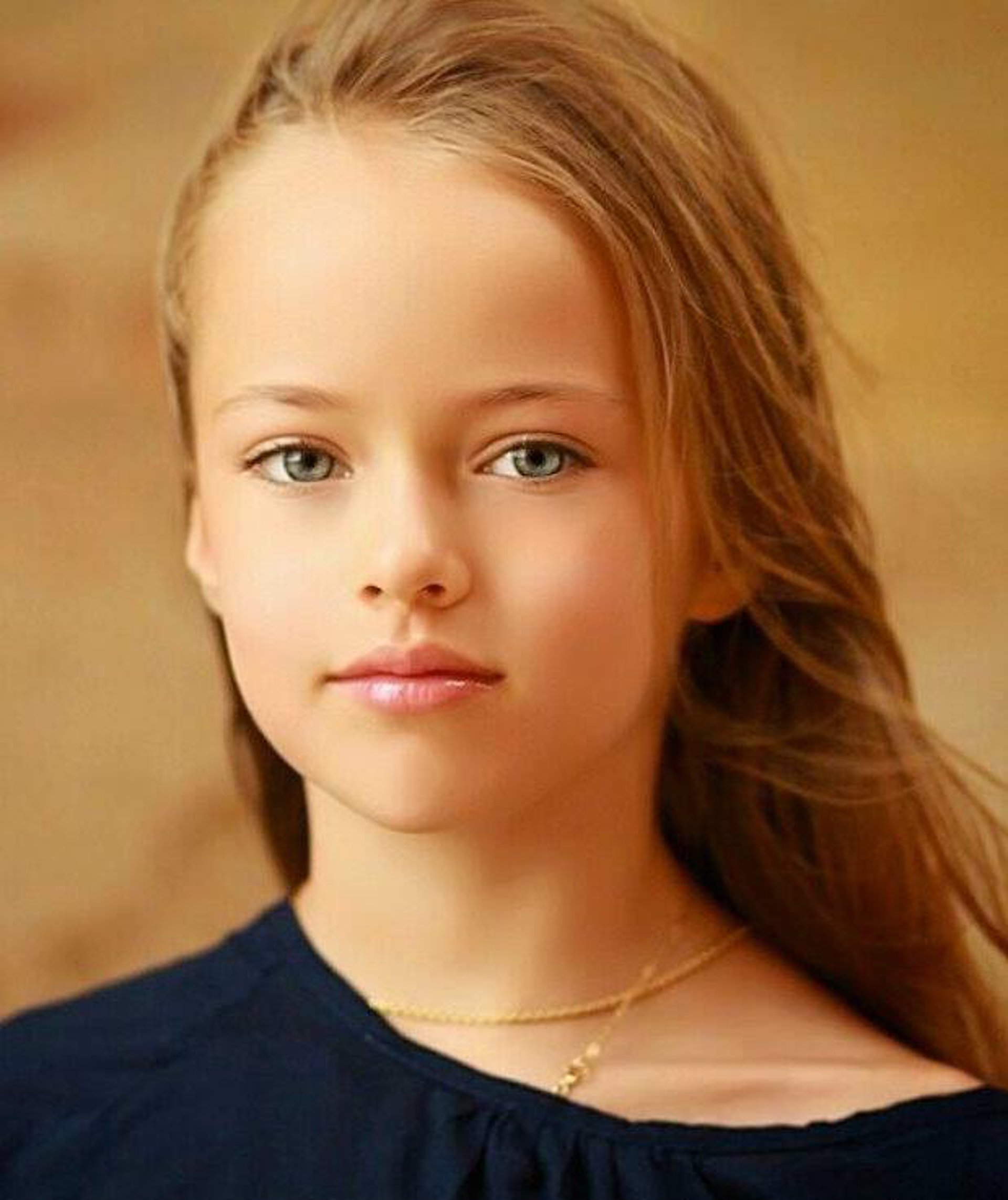 Kristina Pimenova la niña más guapa del mundo NO ha podido desfilar en la de Barcelona