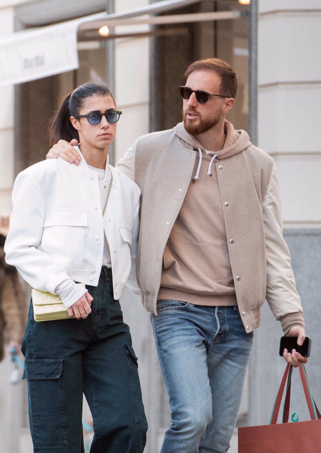 Jan Oblak Y Olga Danilovic Disfrutan De Su Tiempo En Pareja Por Madrid