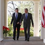 Bush insta a Brown a no fijar anticipadamente un calendario para la retirada de tropas de Irak