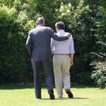 Los Reyes visitan a Adolfo Suárez en su domicilio para entregarle el Toisón de Oro