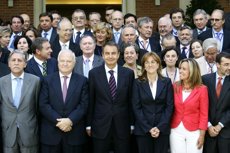 Zapatero pide a los embajadores que ayuden a mantener la confianza en la economía española y difundan su fortaleza