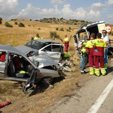 Fallecen 17 personas en las carreteras durante el fin de semana, siete víctimas menos que el año pasado
