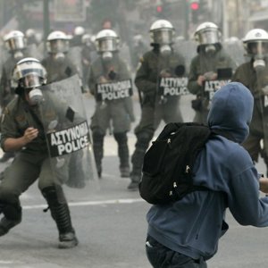 Nelson G. Specchia - Arde Grecia