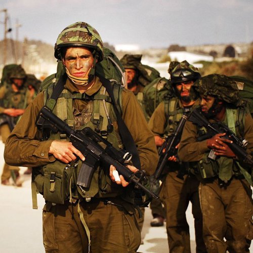 Hamas anuncia el alto al fuego y Israel comienza una retirada parcial de sus tropas de Gaza