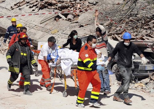 Más de 90 muertos tras un terremoto en el centro de Italia