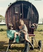 Kate Moss, gitana en top less