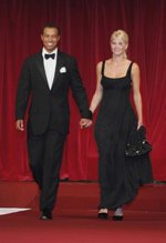 Elin Nordegren abandona a Tiger Woods