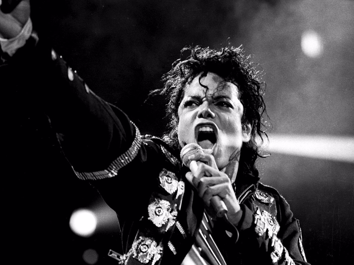 Michael Jackson dejó grabado material para ocho discos póstumos más