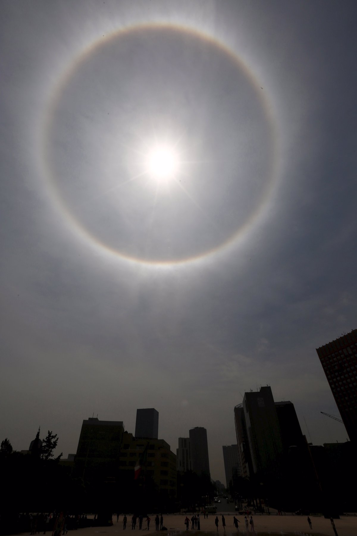 Por qué se produjo el halo solar en México Mira las fotos