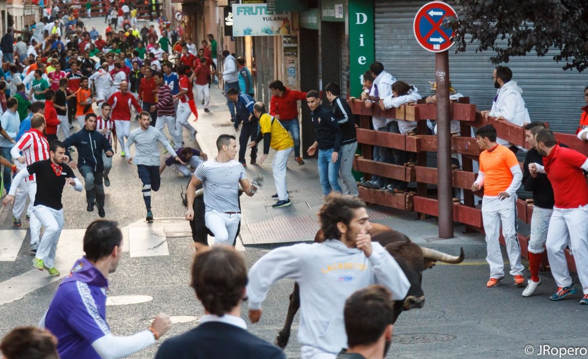 Heridos Uno Por Asta De Toro En El Tercer Encierro De Guadalajara