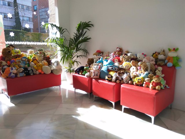 Miele recoge y lava más de 10.000 peluches para niños sirios