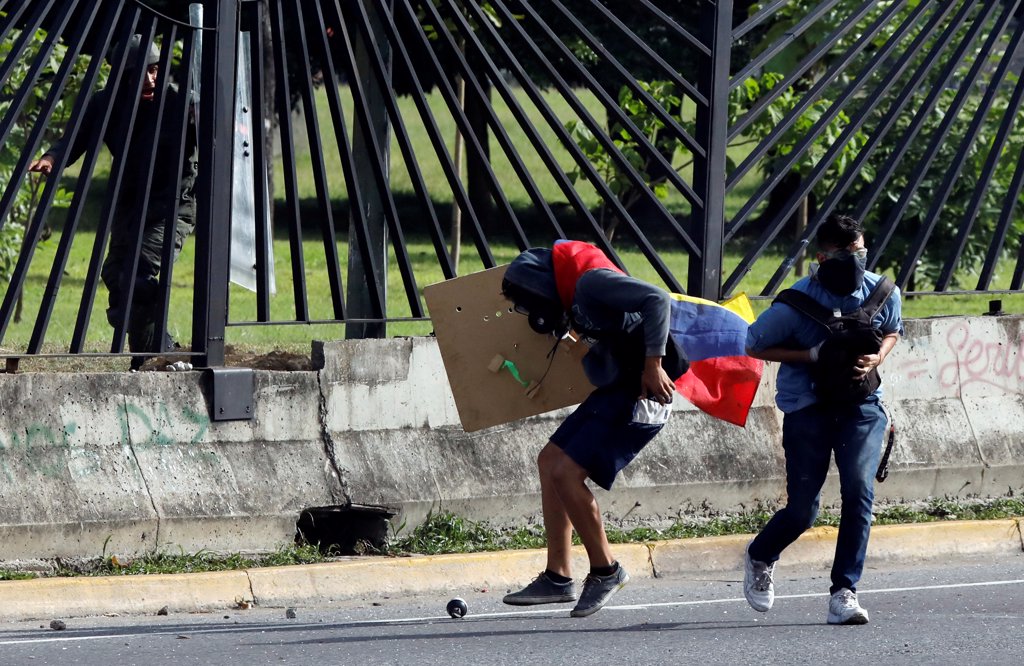 Las impactantes imágenes de la muerte del joven venezolano a causa de