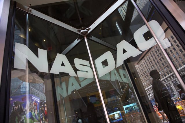 El Nasdaq Supera Por Primera Vez En Su Historia El Umbral De Los