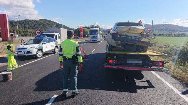 Un Herido Leve Al Arrollar Un Veh Culo A Otros Dos Que Estaban Parados