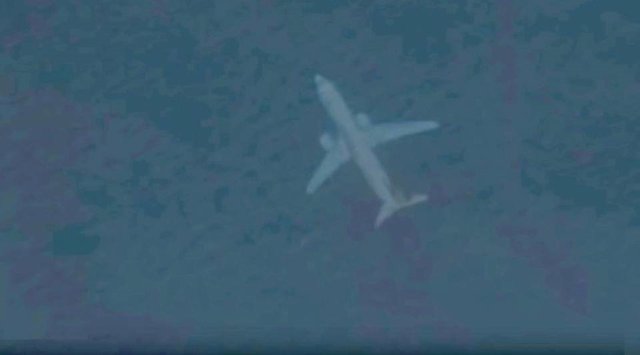 Google Maps Descubren un misterioso avión sumergido en el Mar del