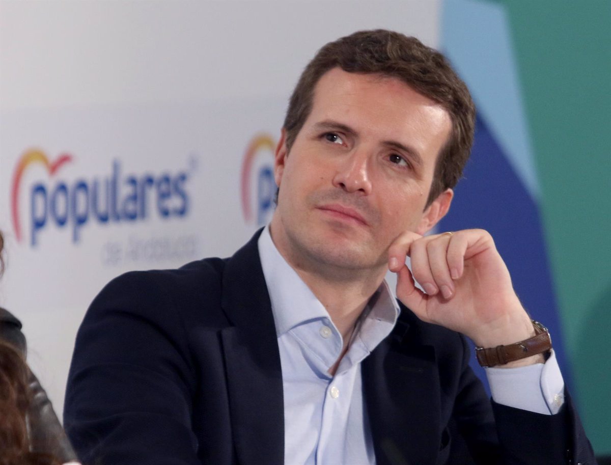 Casado desea lo mejor a Gil Lázaro tras fichar por Vox pero recalca