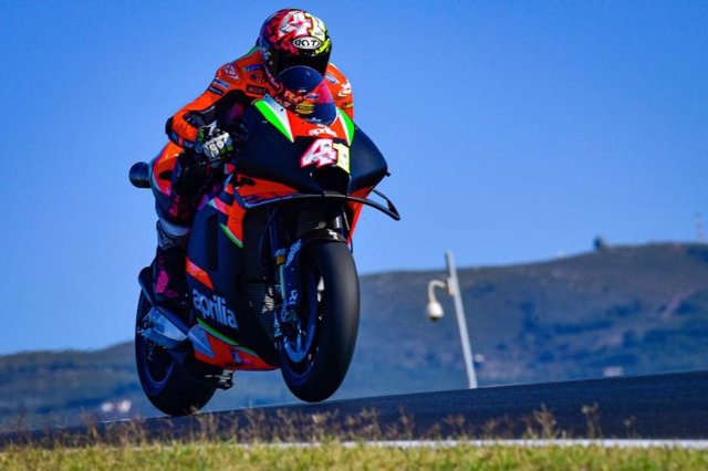 Aleix Espargar Lidera El Dominio De Aprilia En El Test De Portimao