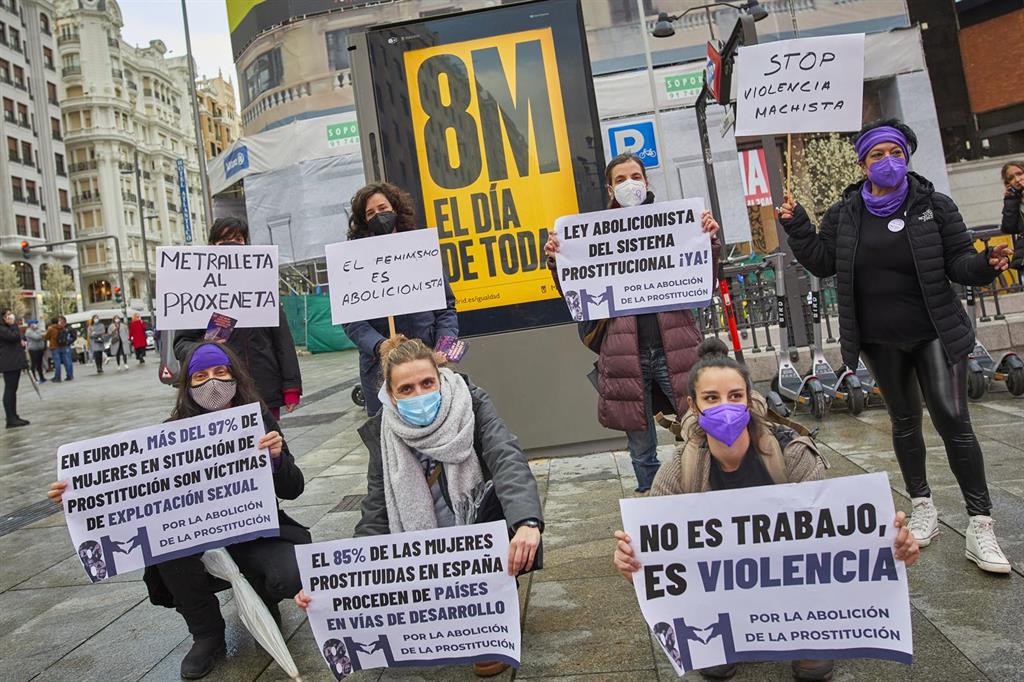 Movimiento Feminista Reduce Su Acto Por El 8M De 150 A 13 Mujeres Para