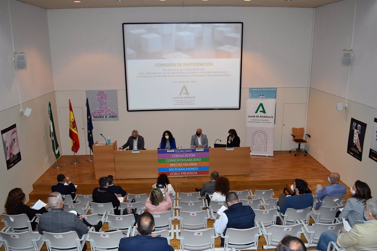 Andalucía anuncia 500 nuevas plazas concertadas en residencias para