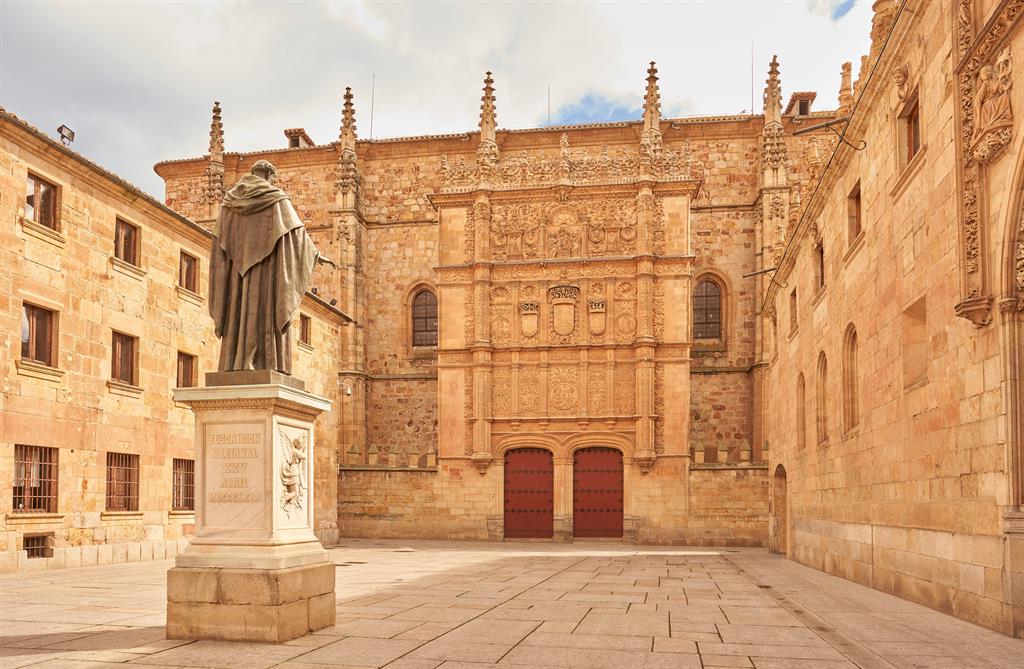 La Universidad De Salamanca Convoca Las Becas De Grado Para Estudiantes