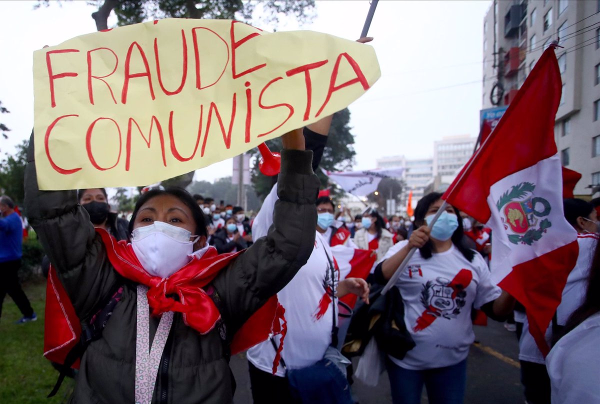 Simpatizantes de Perú Libre y Fuerza Popular se manifiestan en Lima en