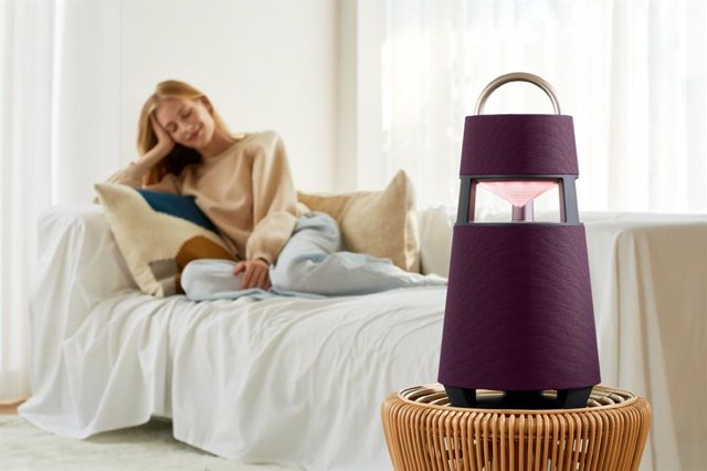 Portaltic Lg Anuncia El Altavoz Inal Mbrico Xboom Rp Con W De