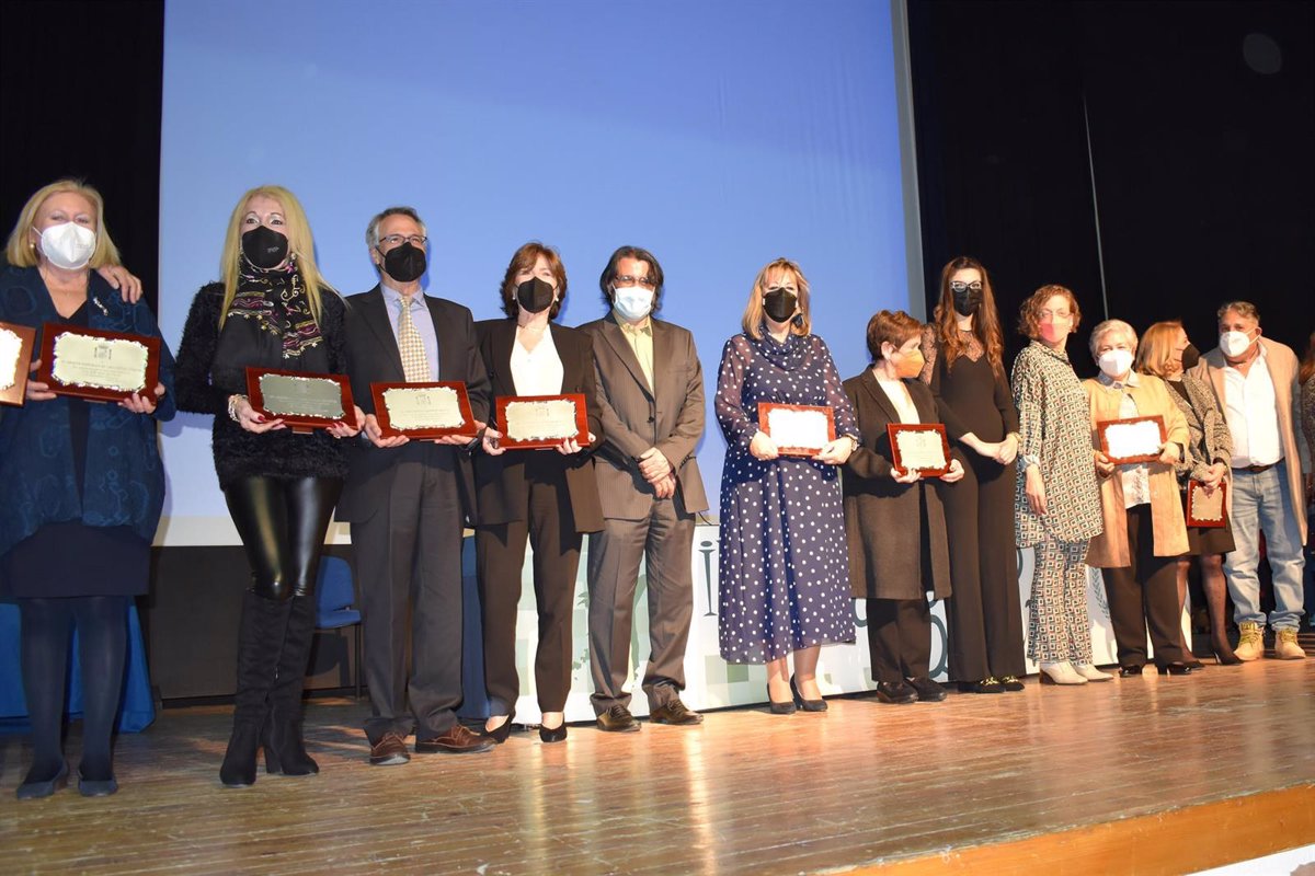 Educación homenajea a 46 profesores de Melilla por su jubilación en un