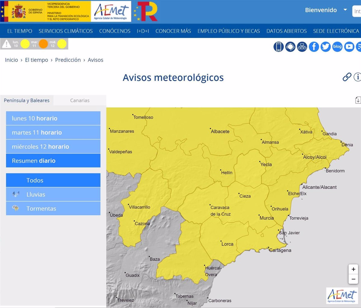 La Aemet amplía el aviso por lluvias y tormentas para este lunes a toda