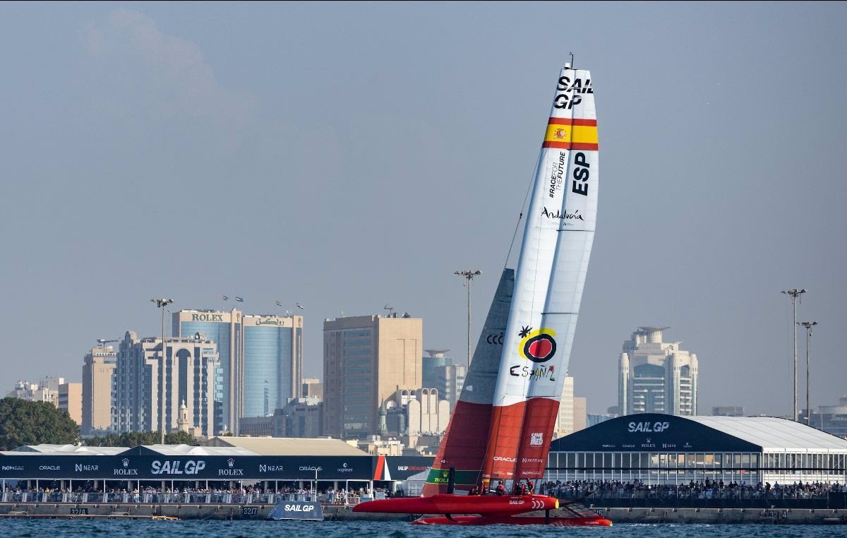 Un Dubái sin viento deja al equipo español de SailGP a la cola de la clasificación