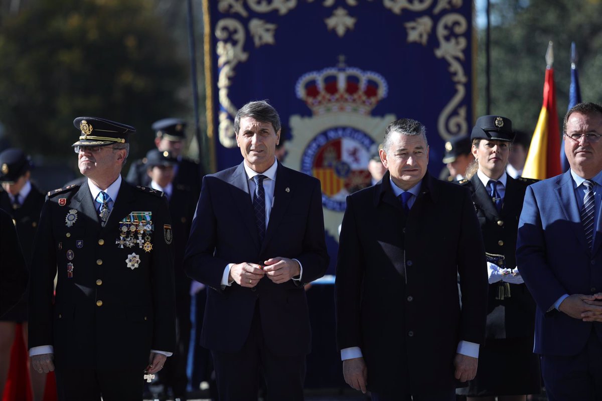 Fern Ndez Aplaude La Labor De La Polic A Nacional Que Garantiza La