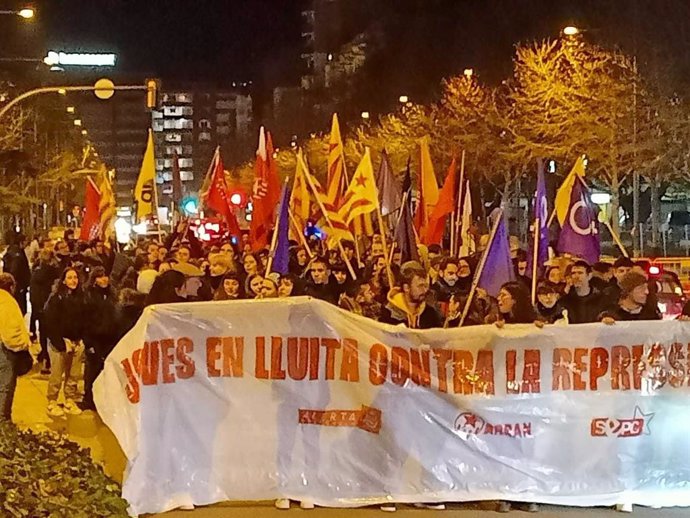 Personas Protestan En Lleida Por La Detenci N De Militantes De