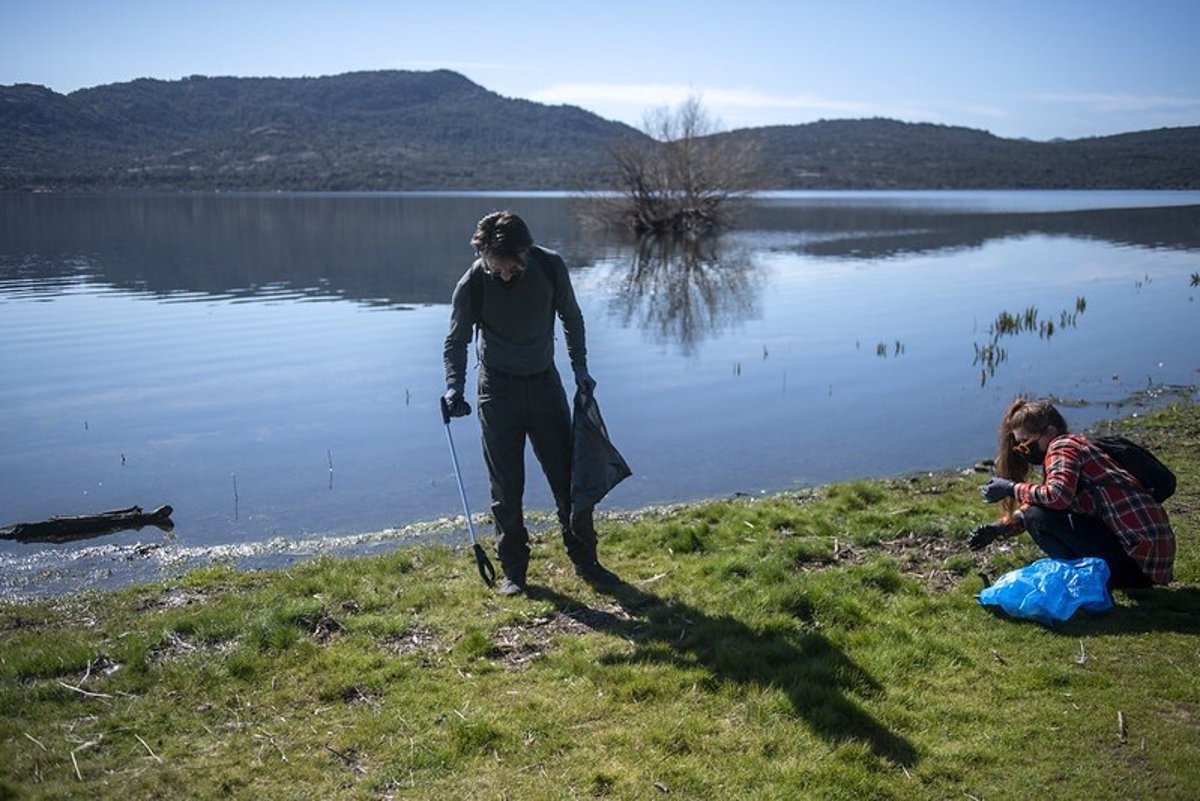 M S De Voluntarios Retirar N Basuraleza De Los R Os Lagos Y