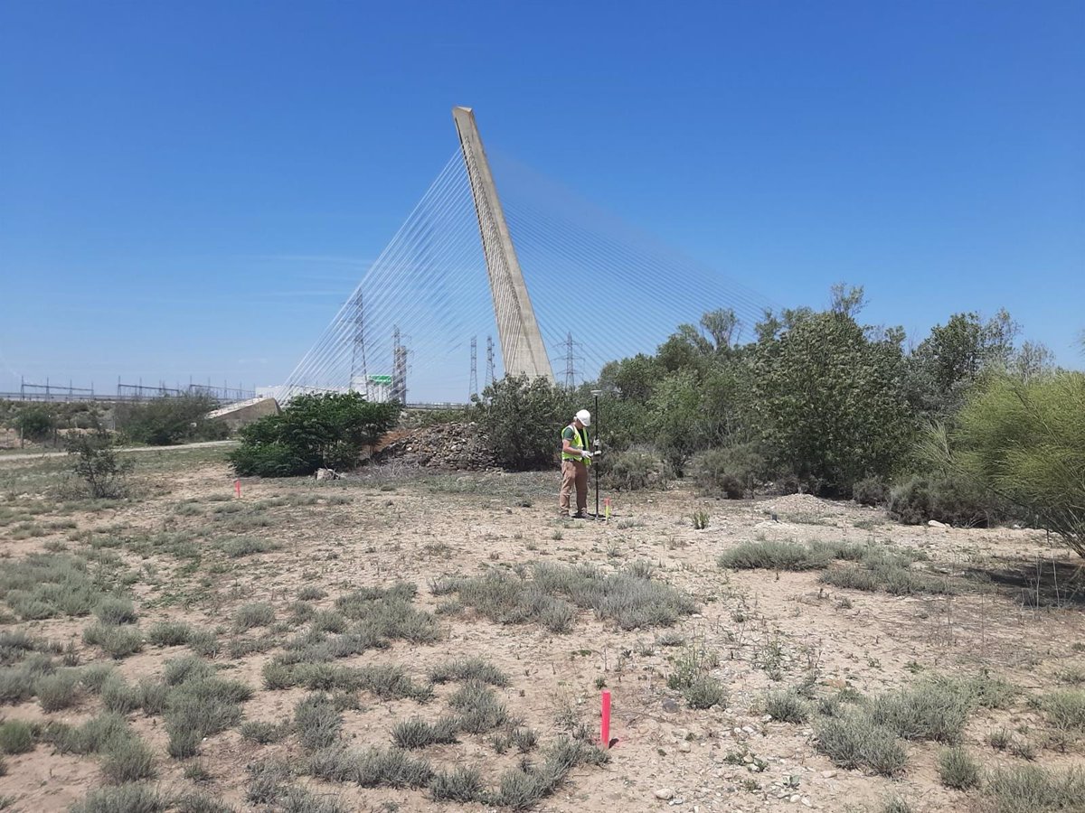 Adif Arranca La Construcci N Del Viaducto Sobre El R O Ebro Para El