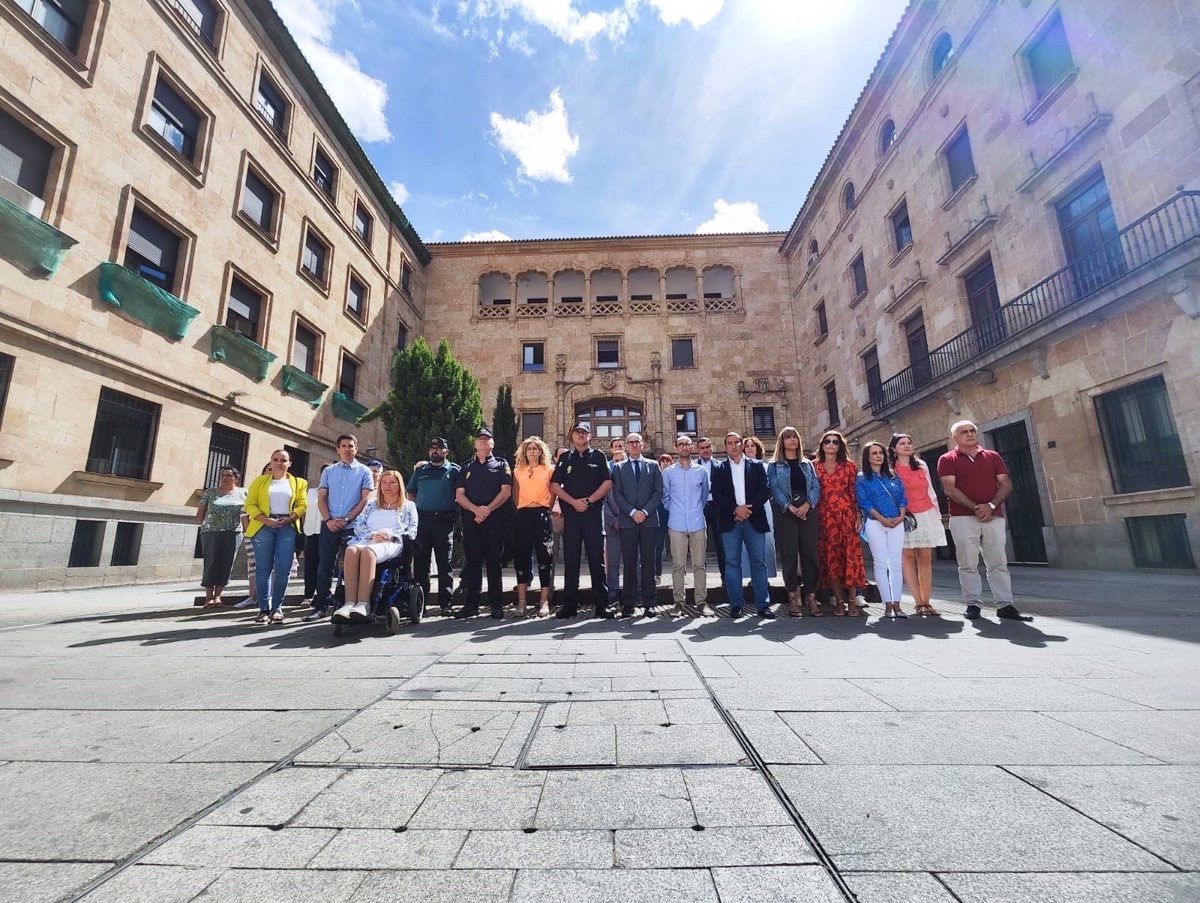 Salamanca muestra su repulsa al asesinato machista en Béjar