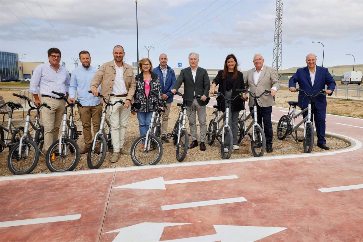 Entra En Servicio Un Tramo De 4 5 Km Del Carril Bici Que Une El