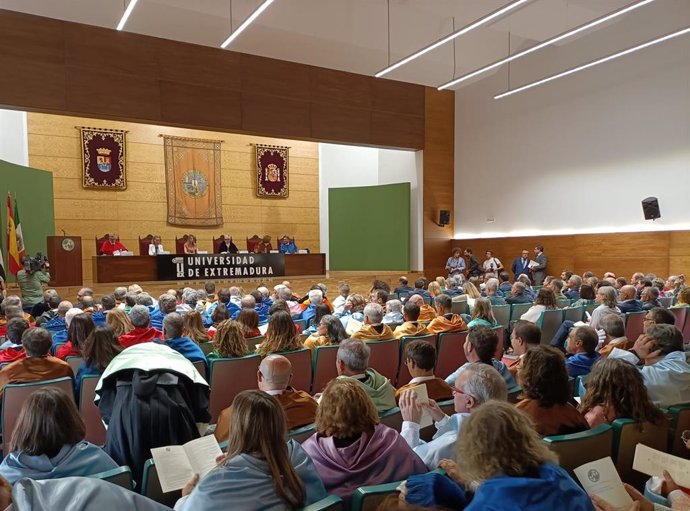 La UEx comienza curso con la vista puesta en la celebración de sus 50