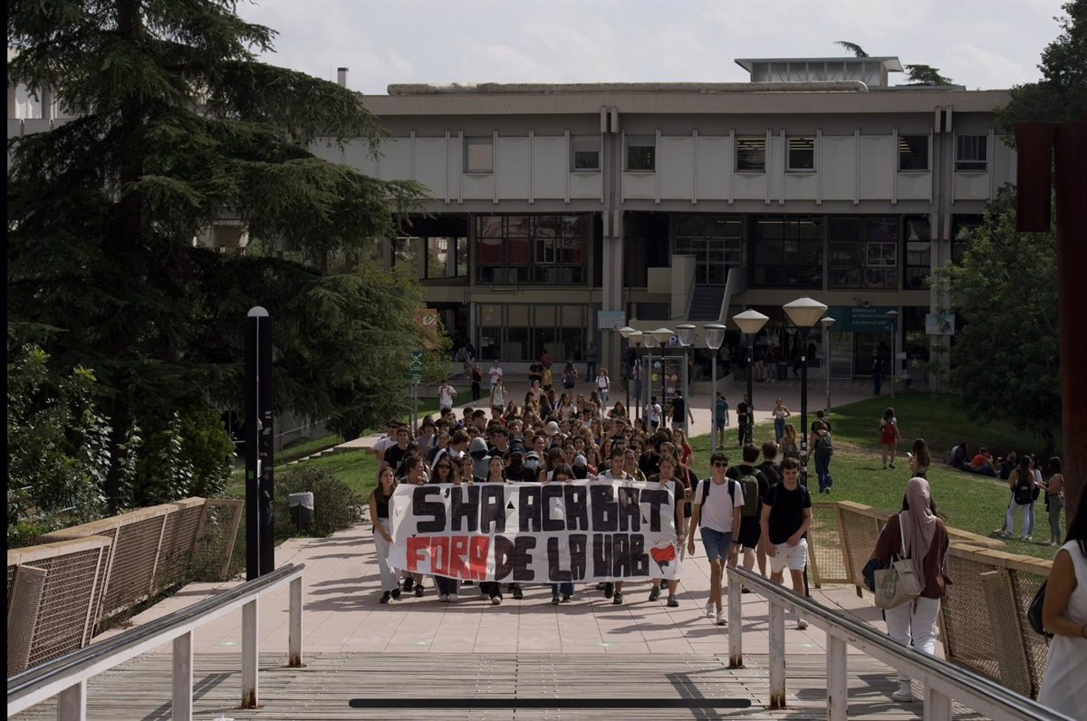 Unas 40 Personas Se Concentran En Contra De S Ha Acabat En La UAB En