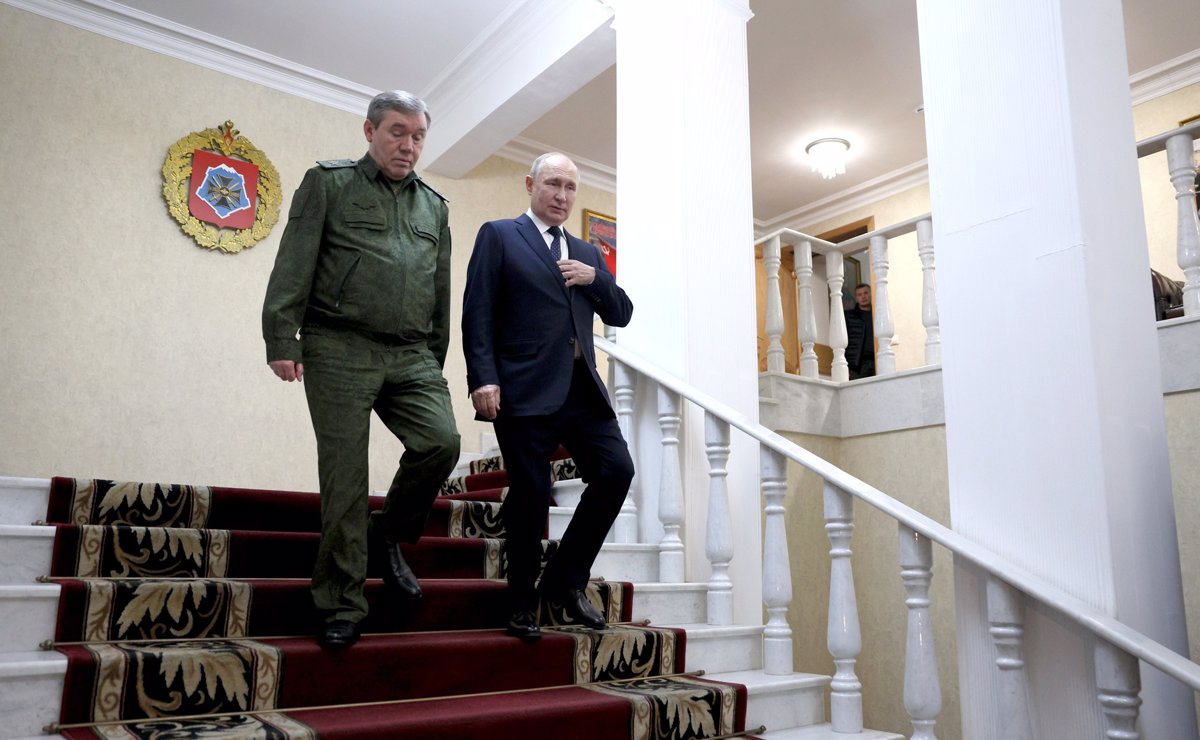 Ucrania Putin Supervisa Una Serie De Ejercicios Militares De Las