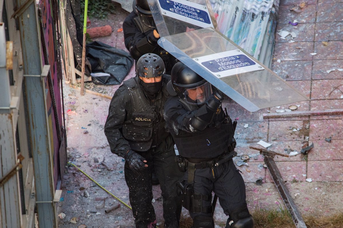 Detenidas Siete Personas En El Desalojo De Los Edificios Ocupados De La