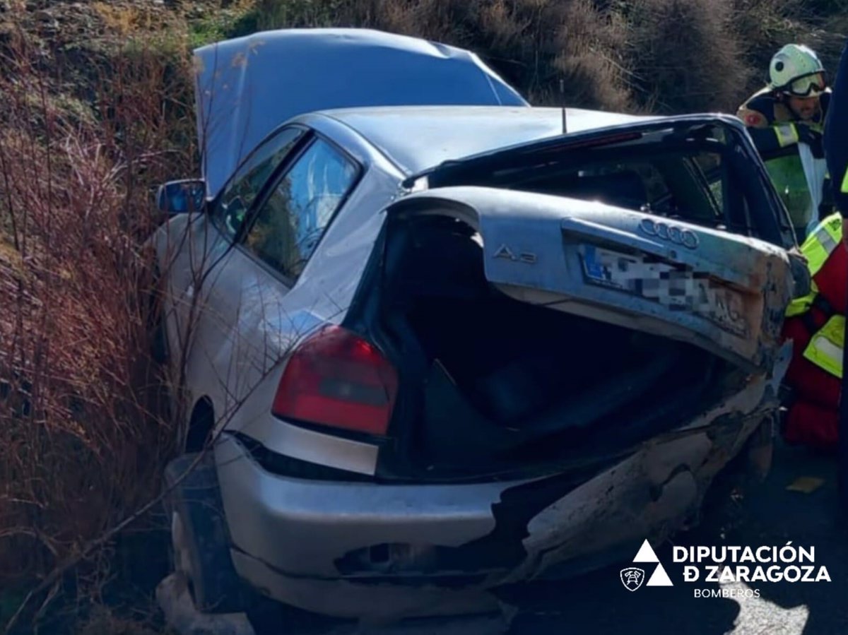 Fallece el conductor de un turismo al salirse de la vía en la A 122 en