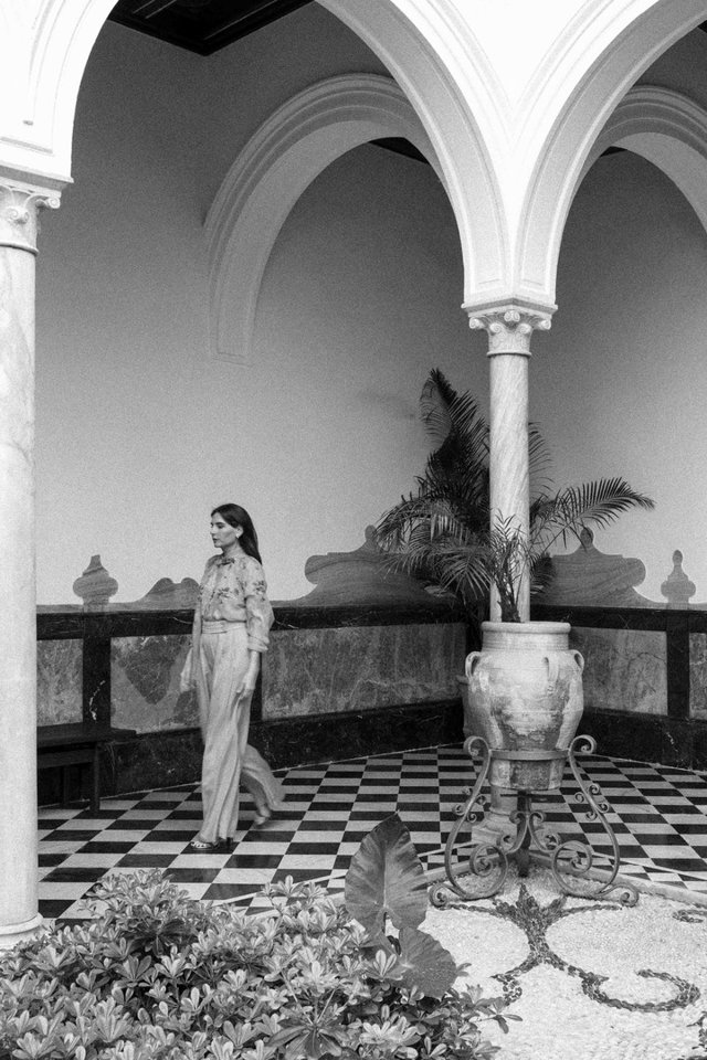 Lourdes Montes presenta la colección que dominará la primavera: "Al final, en cualquier evento acabas bailando"