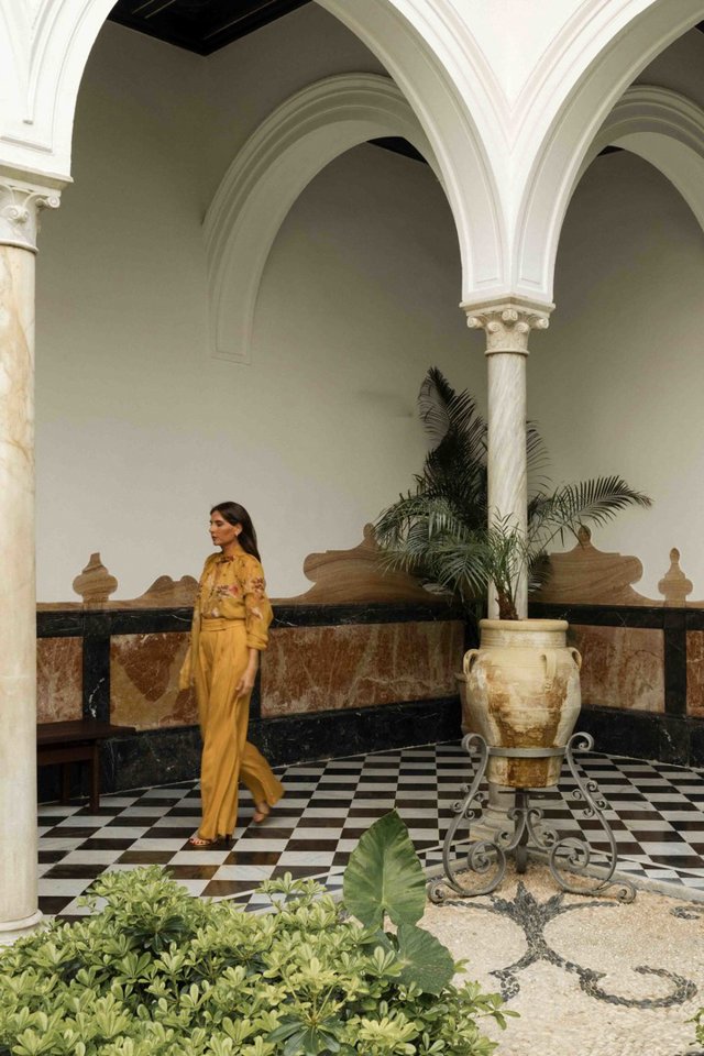 Lourdes Montes presenta la colección que dominará la primavera: "Al final, en cualquier evento acabas bailando"