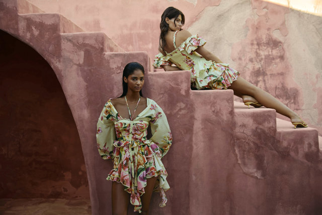 Flores, muchas flores: el estampado más antiguo de la historia que sigue predominando en primavera