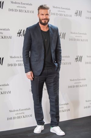 David Beckham Revoluciona Y Colapsa El H M De La Gran Via De Madrid