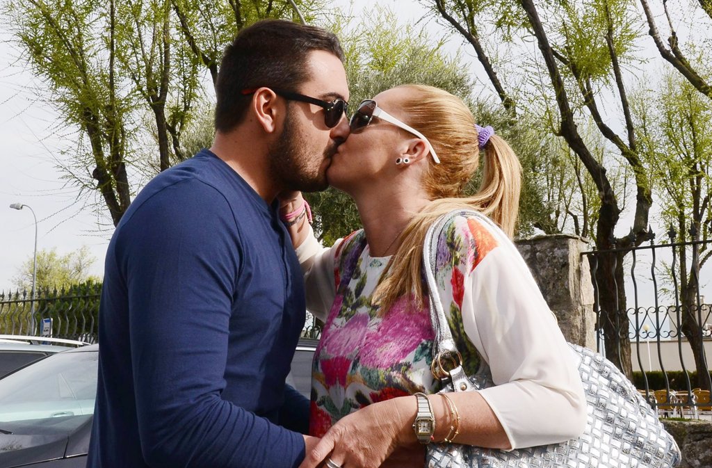 Belén Esteban, Miguel y su hija Andrea, una celebración por todo lo alto