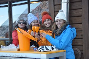 Raquel rodriguez Miss España, SilviaPeris,Maria jose Suarez y su hermana Carmen Suarez en Nevada Terrace